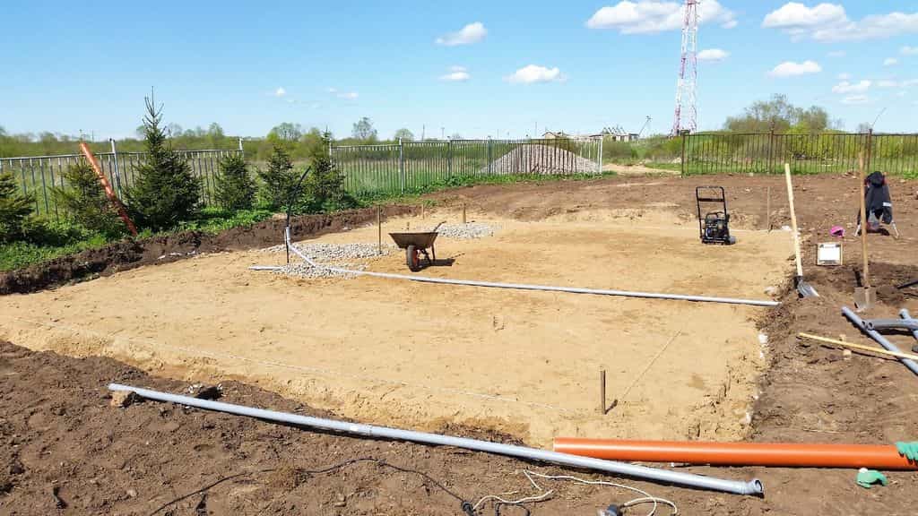 подушка из песка под фундамент.